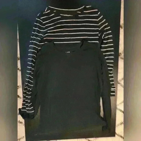 2 Banana Republic long sleeve tee shirts size xs/tp#157 - Picture 1 of 1